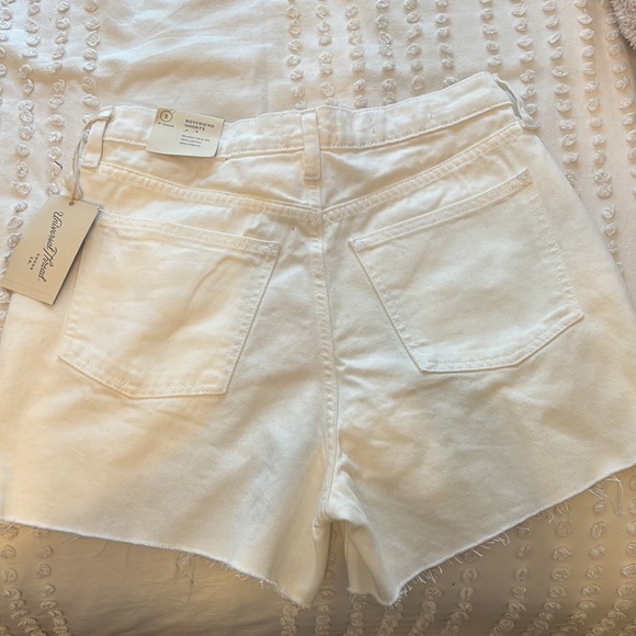 Universal Threads Boyfriend Shorts - Picture 2 of 2